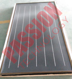 氷結の携帯用太陽給湯装置のための抵抗力がある平らな版のソーラー コレクタ