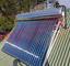 間接ループ太陽エネルギーの給湯システム、屋根は太陽給湯装置の管を取付けました